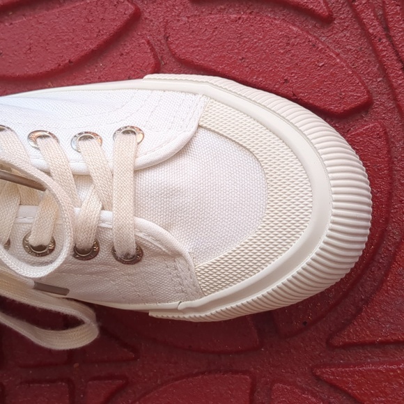 Jeen Ardor Women's size 8 white canvas fashion low-top sneakers - Picture 13 of 15